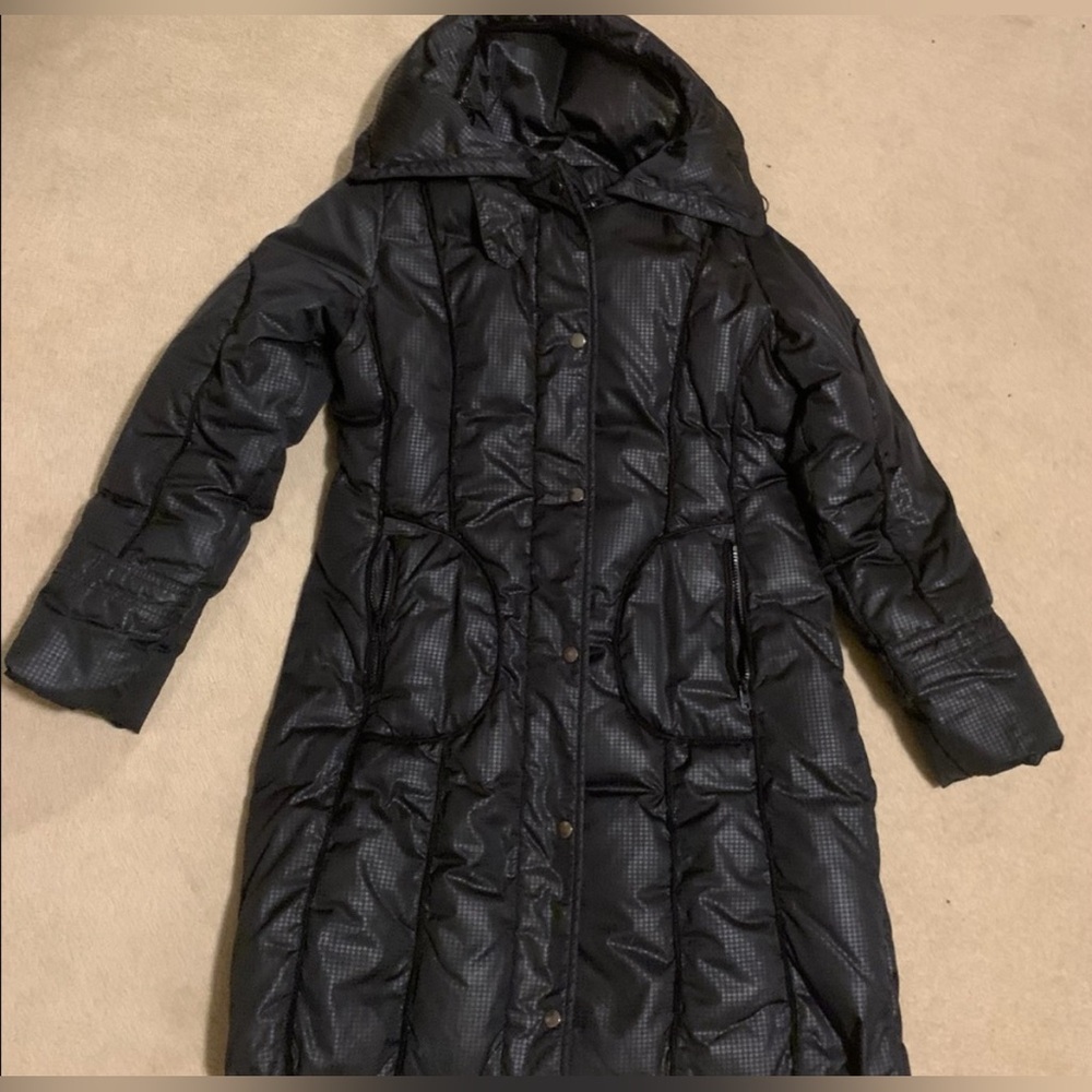 Ladies “True Character” Very Warm Premium Down Coat (size L)